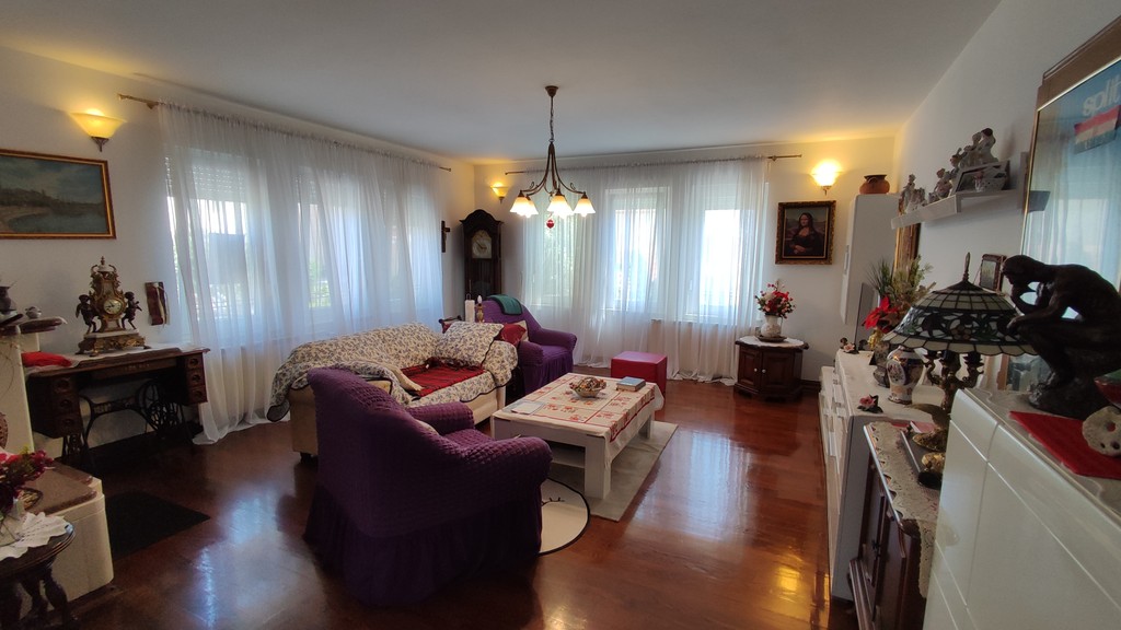 Ground floor living room with sofa corner