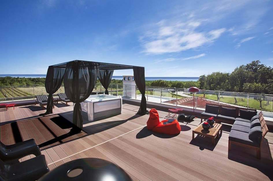The sea view from the large roof terrace of the exclusive villa for sale in Istria. Properties with sea views - Panorama Scouting
