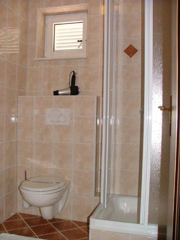 A look into another shower
