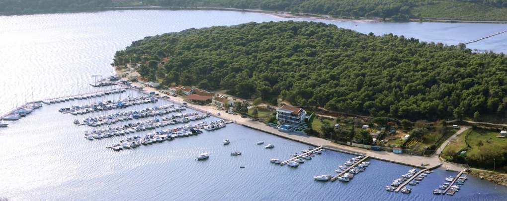 Buy a villa at the marina in Istria.