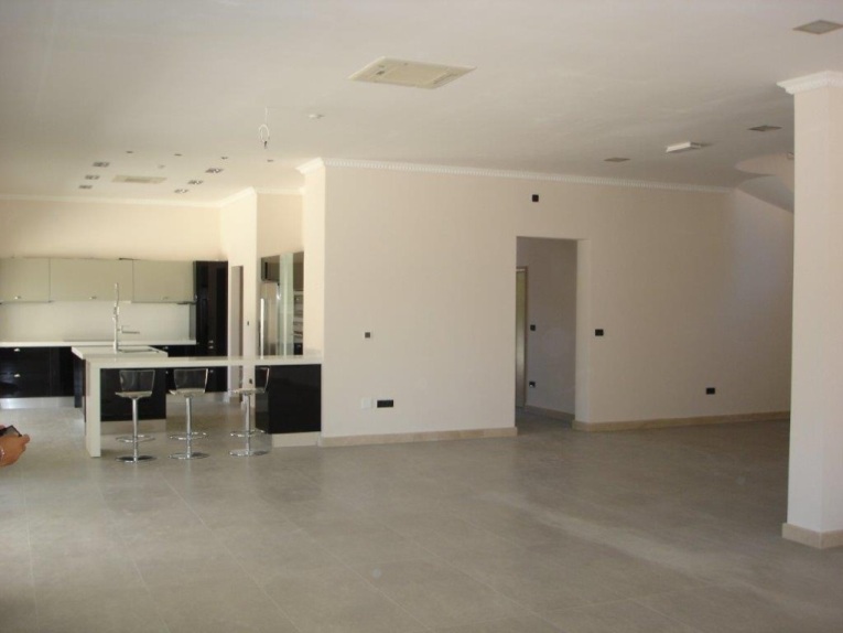 Modern room concept with large rooms.