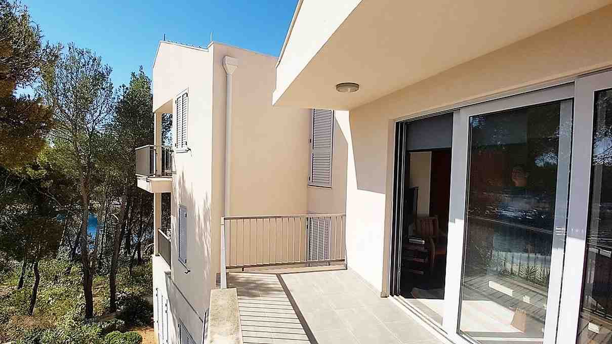 Modern house for sale in Milna on Brac in Croatia.