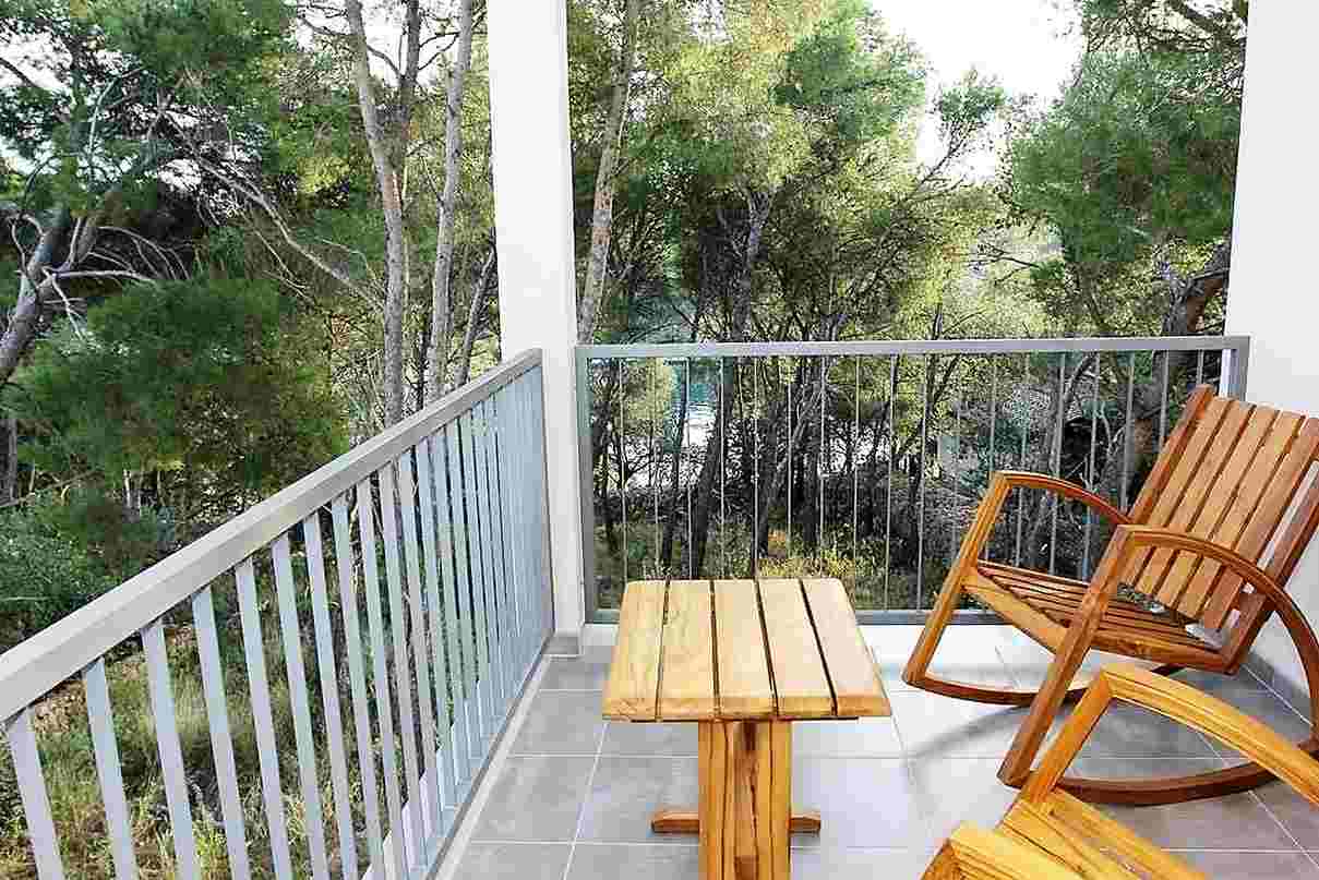 Terrace with a view of the greenery.