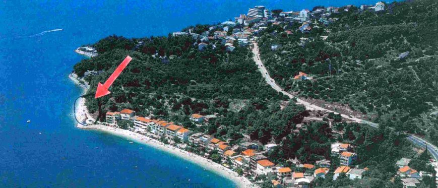 The building plot for the hotel by the sea in Croatia has a unique location