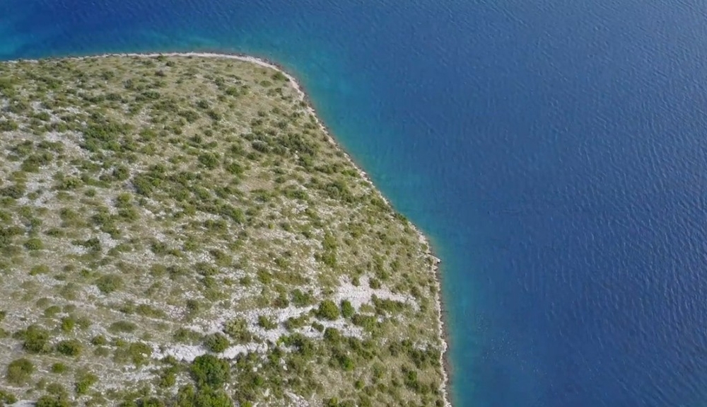 Agricultural property by the sea buy island of zut.