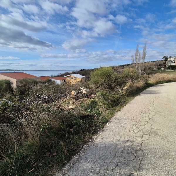 Access to property G484 and views of the sea