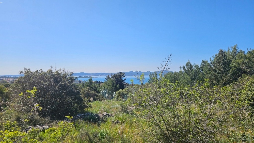 Building plot with sea views in Diklo near Zadar