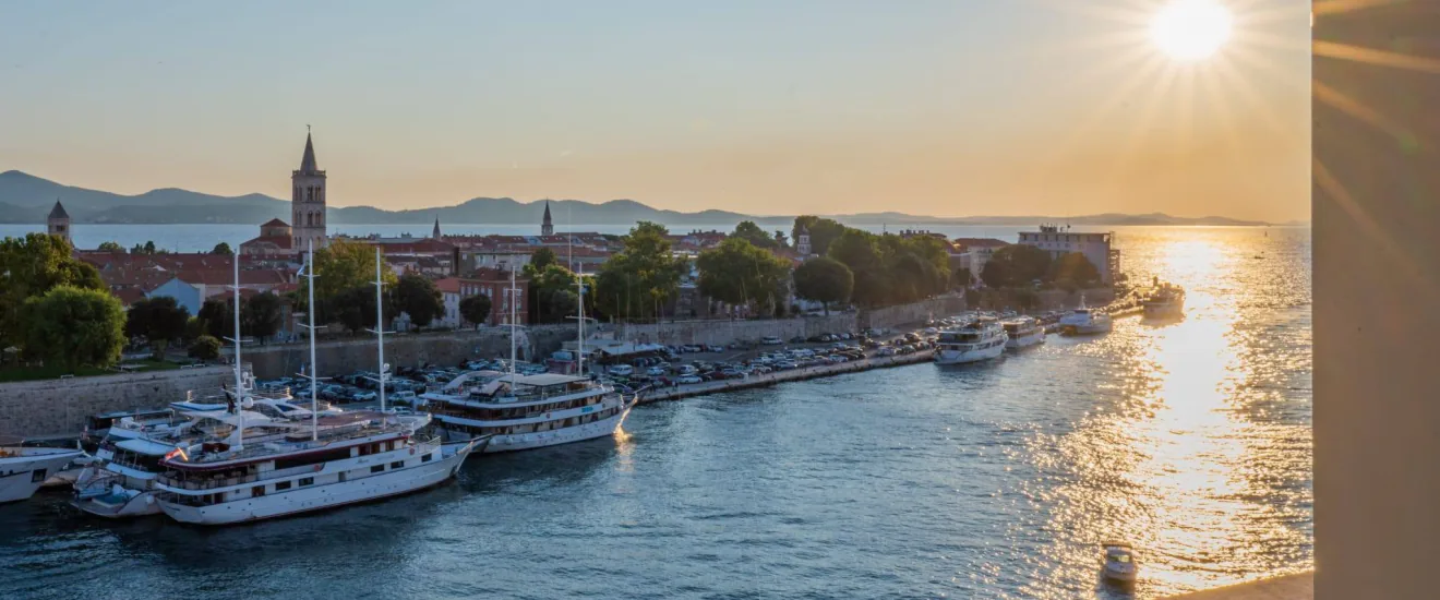 Sea and city views - seafront apartment for sale in Zadar - A3854